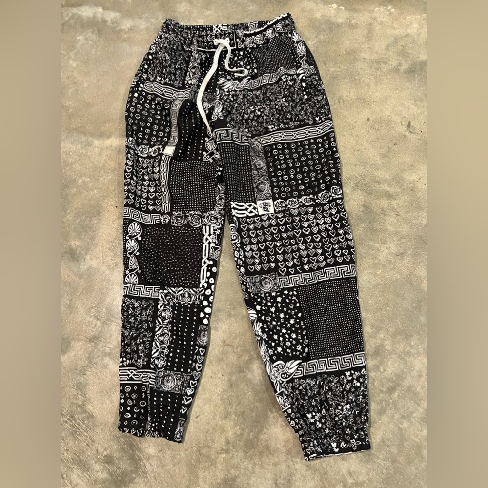 Authentic Versace pants Size medium lightweight black white medusa Mens